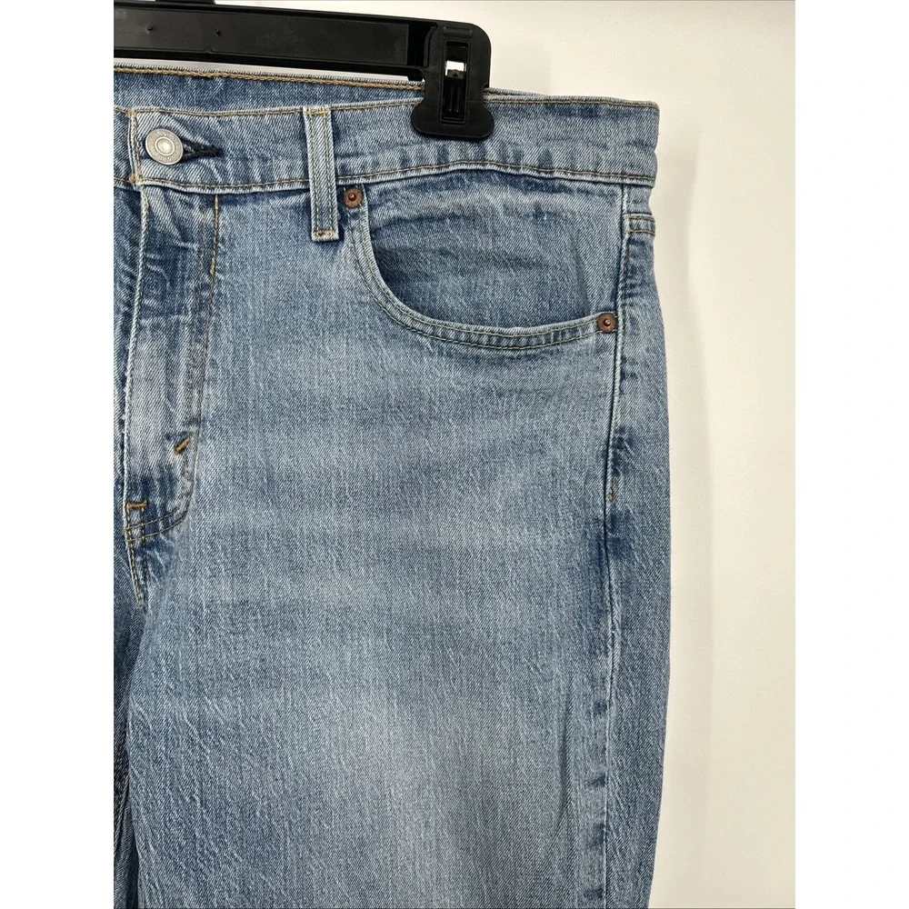 Levis 541 Athletic Taper Light Wash Blue Denim Jeans Mens 34x30 18181-0667 - Picture 3 of 14
